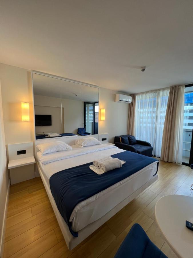 Orbi City Aparthotel Black Sea View Batumi Esterno foto