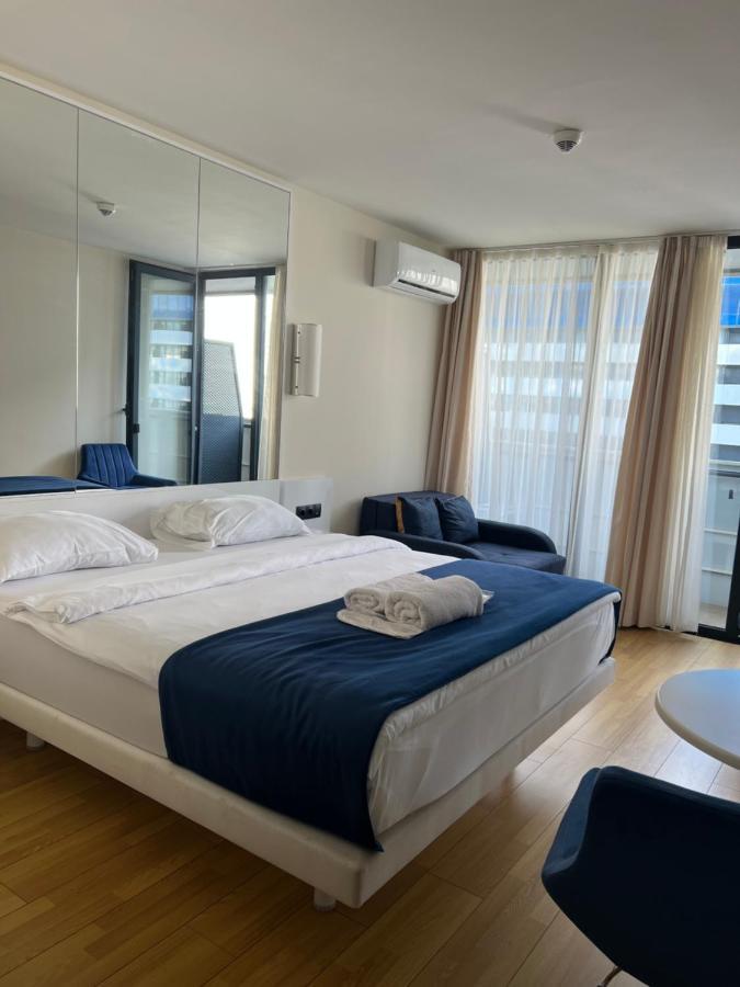 Orbi City Aparthotel Black Sea View Batumi Esterno foto