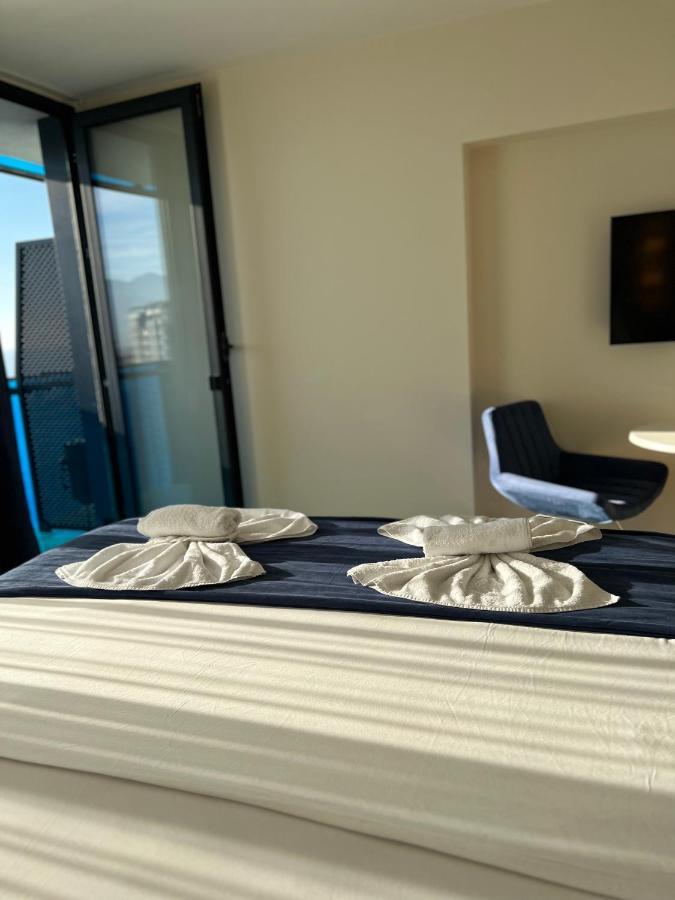Orbi City Aparthotel Black Sea View Batumi Esterno foto