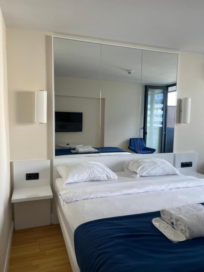 Orbi City Aparthotel Black Sea View Batumi Esterno foto