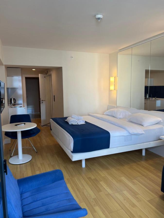 Orbi City Aparthotel Black Sea View Batumi Esterno foto