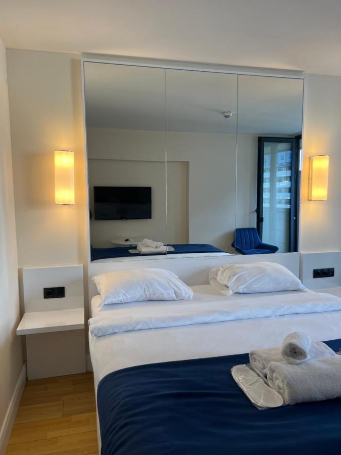 Orbi City Aparthotel Black Sea View Batumi Esterno foto