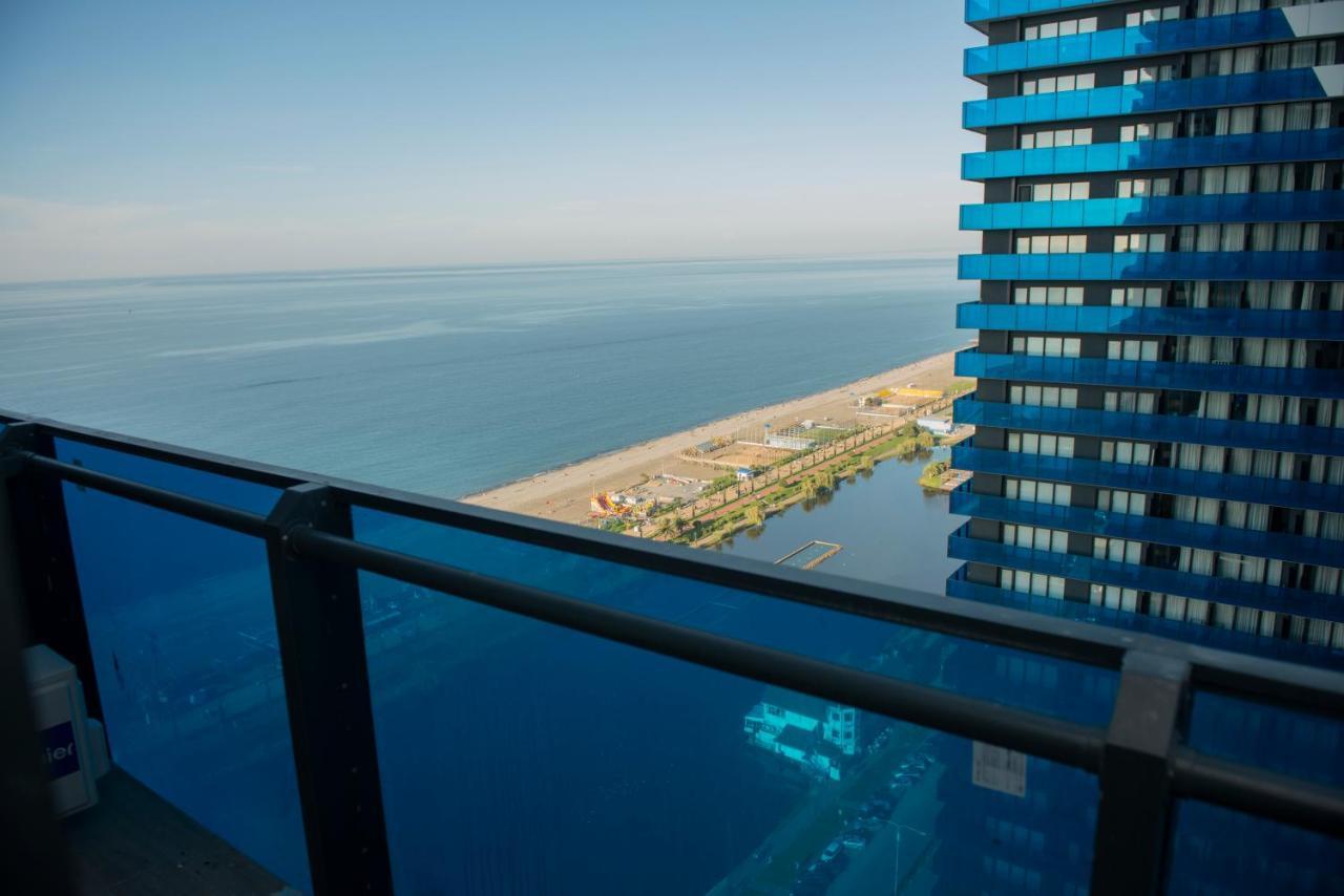 Orbi City Aparthotel Black Sea View Batumi Esterno foto