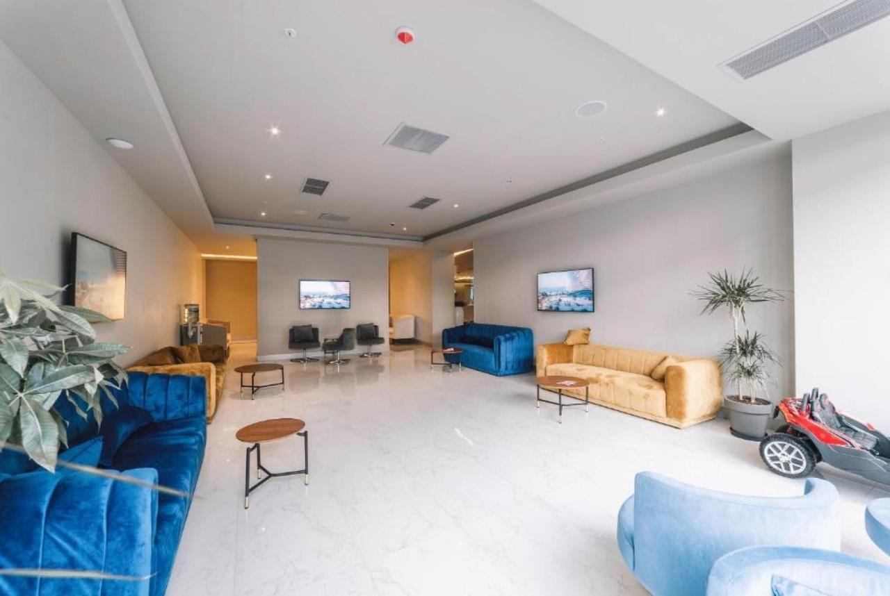 Orbi City Aparthotel Black Sea View Batumi Esterno foto