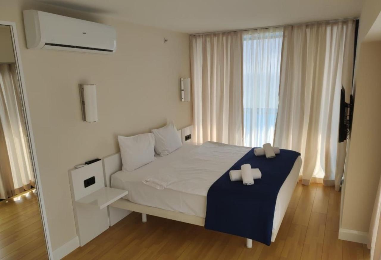 Orbi City Aparthotel Black Sea View Batumi Esterno foto