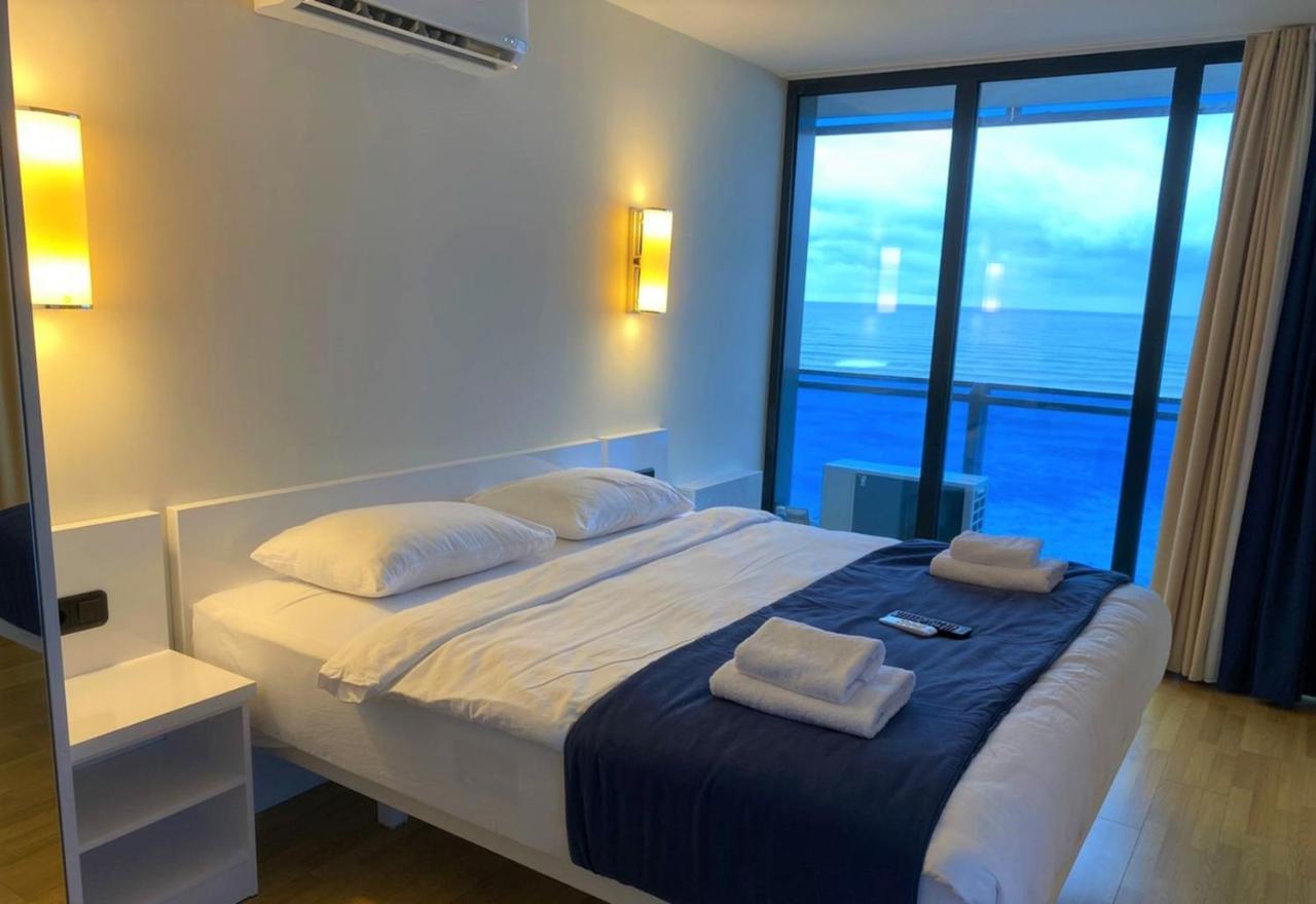 Orbi City Aparthotel Black Sea View Batumi Esterno foto