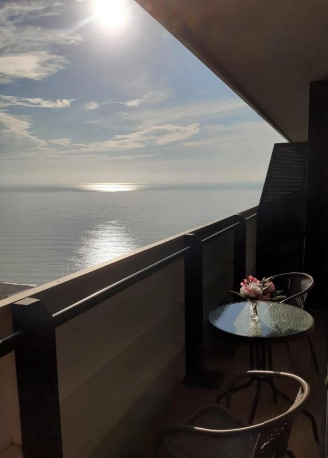 Orbi City Aparthotel Black Sea View Batumi Esterno foto